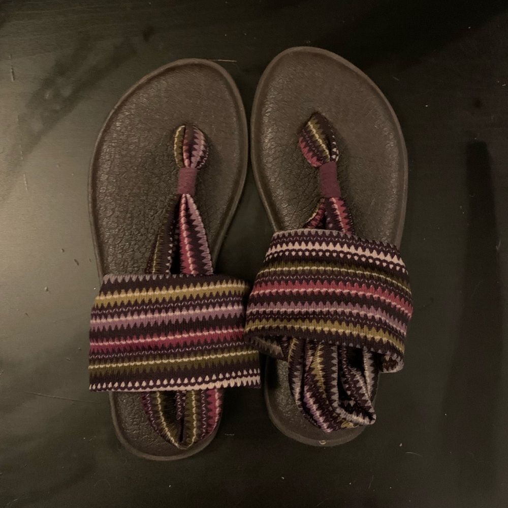 Sanuk yoga slings size 5